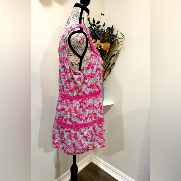 Bandolino Pink Crochet laced Colorful Stylish Sleeveless Floral top size Medium - Picture 3 of 8